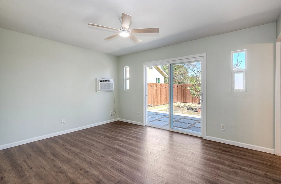 Building Photo - 2371 Berry St