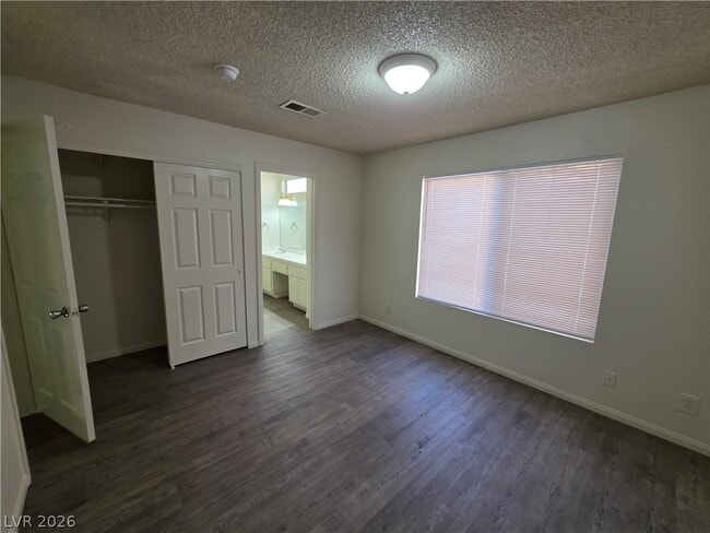 Building Photo - 6561 Avon Ct