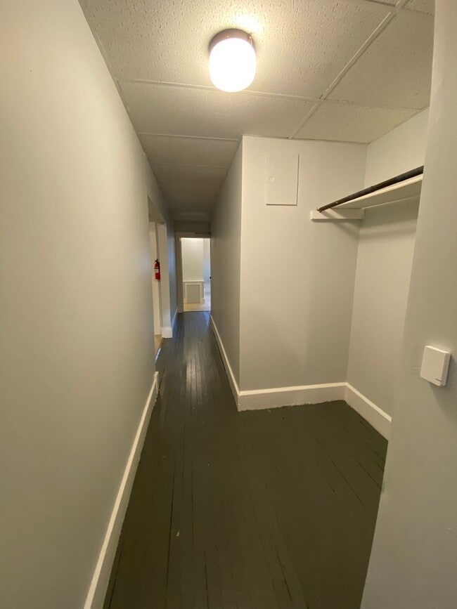 Building Photo - 1513 E Superior St