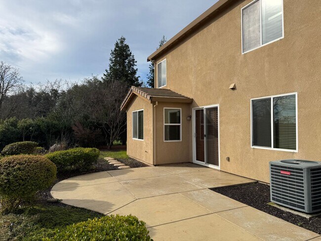 Building Photo - Private Cul-de-Sac Home in Gated Roseville Community with Views