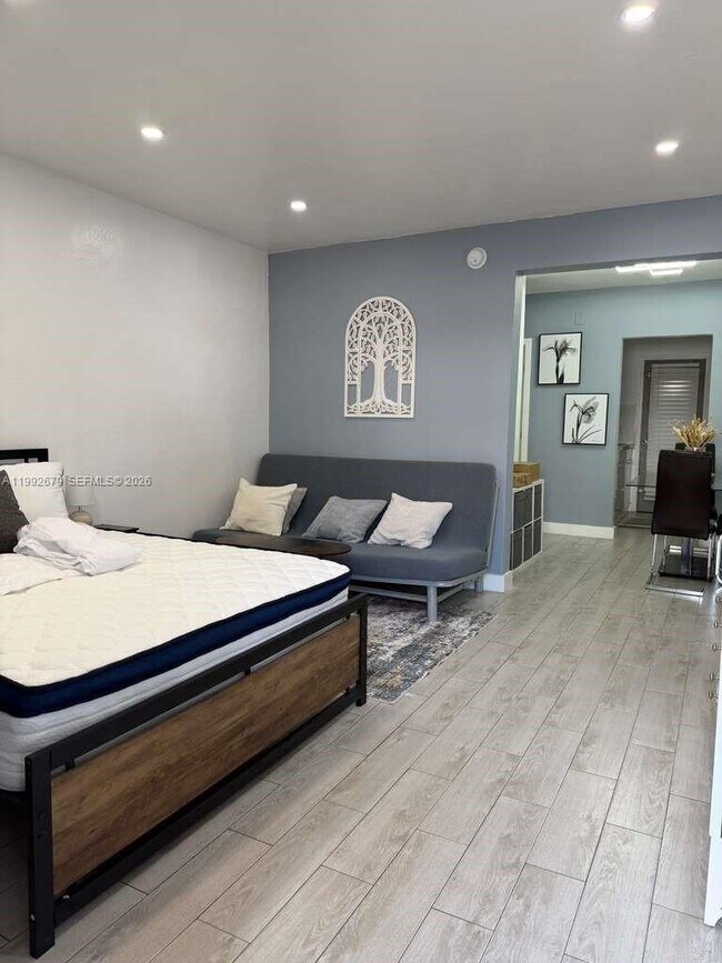 Building Photo - 761 Euclid Ave