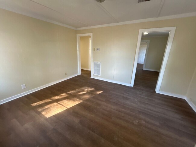 Building Photo - Home for rent