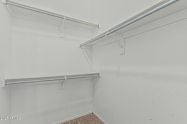 Building Photo - 408 N Falcon Ct
