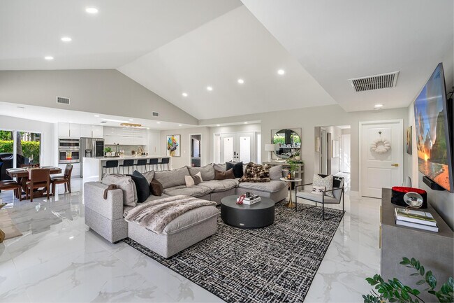 Building Photo - 154 Coventry Pl