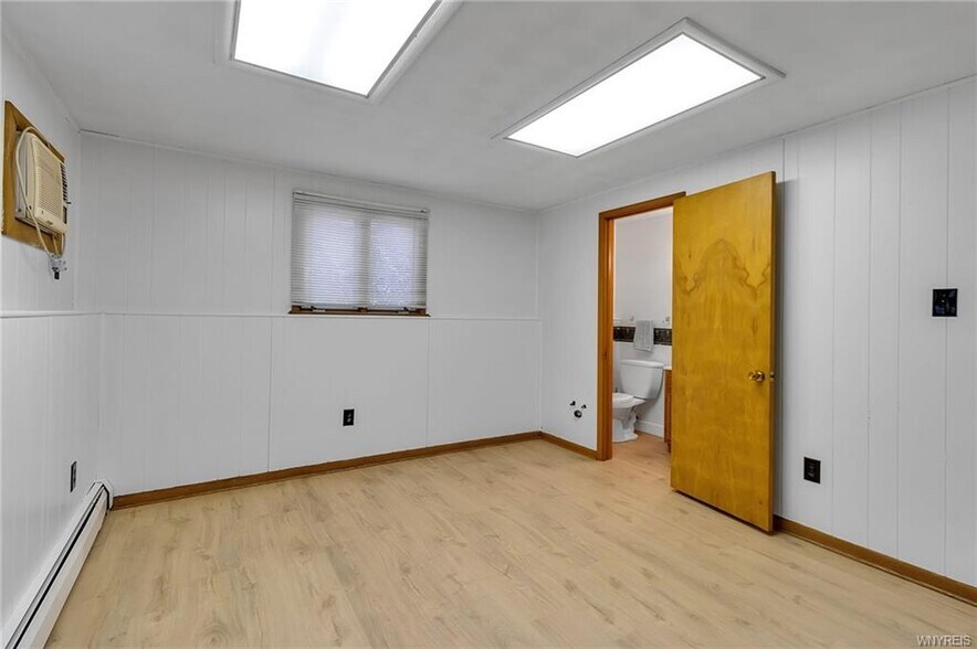 Lower Bedroom - 28 Mead St