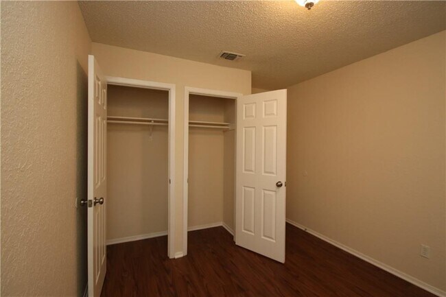 Building Photo - 7017 Crosswood Dr