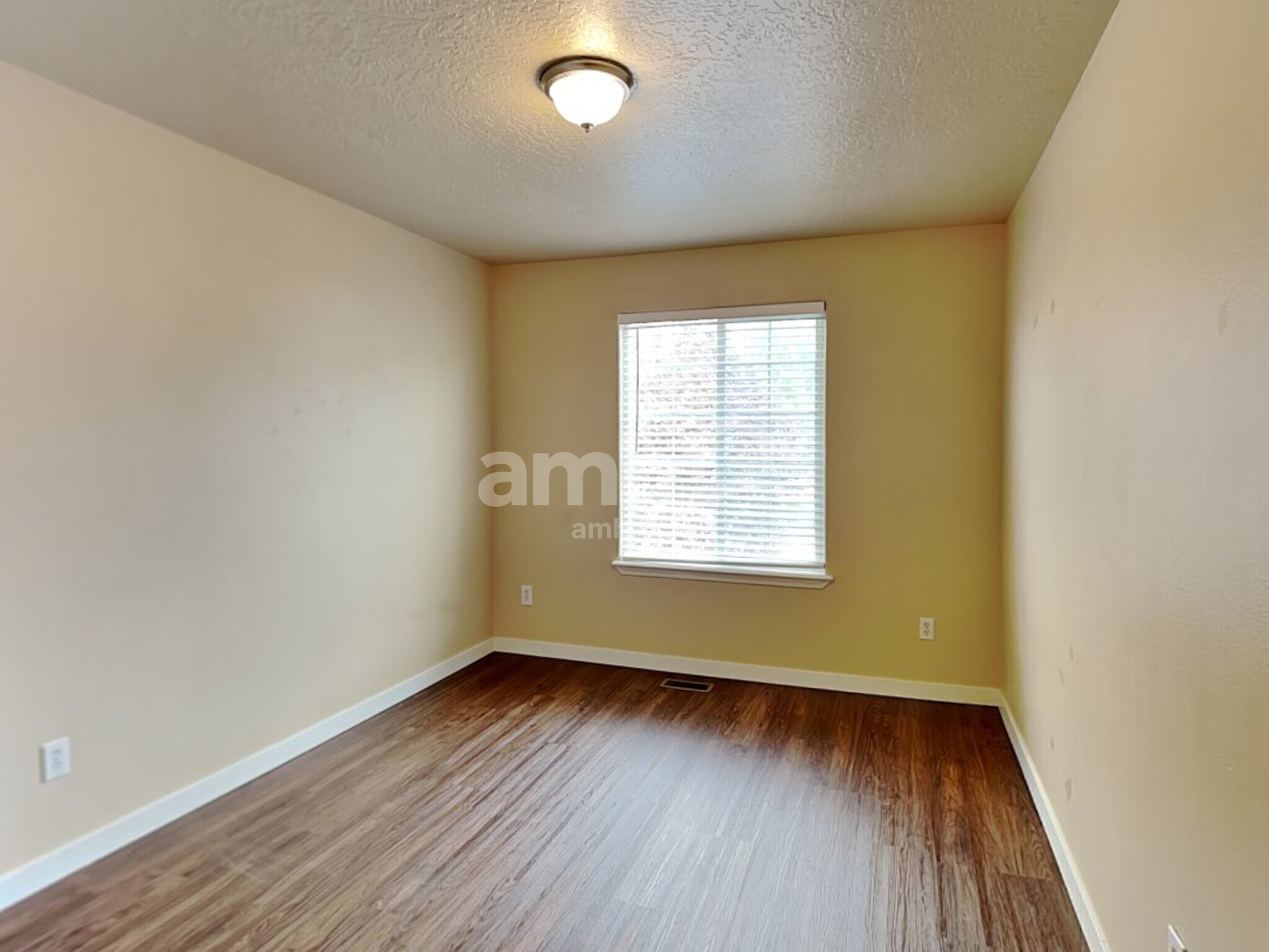 Building Photo - 11603 Shelburne St