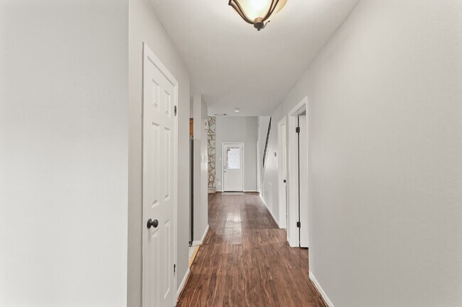 Building Photo - 12322 Wild Pine Dr