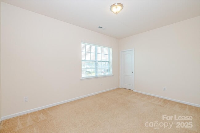 Building Photo - 2624 Snap Dragon Dr