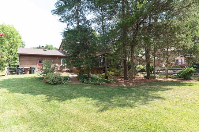 Building Photo - 5517 Robinridge Rd
