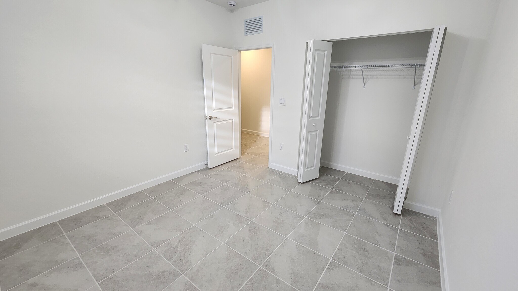 Building Photo - 2991 SE 23rd Ave