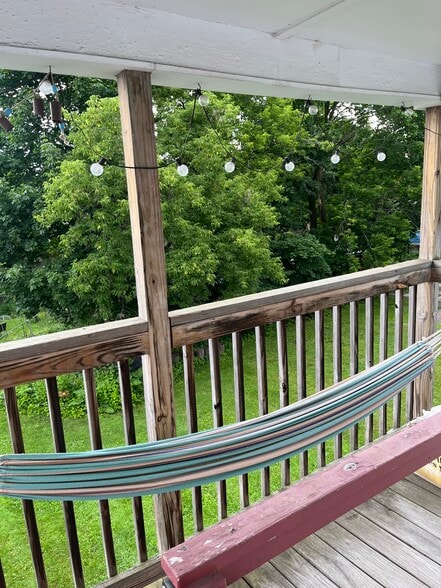 Private balcony. - 114 Buell St