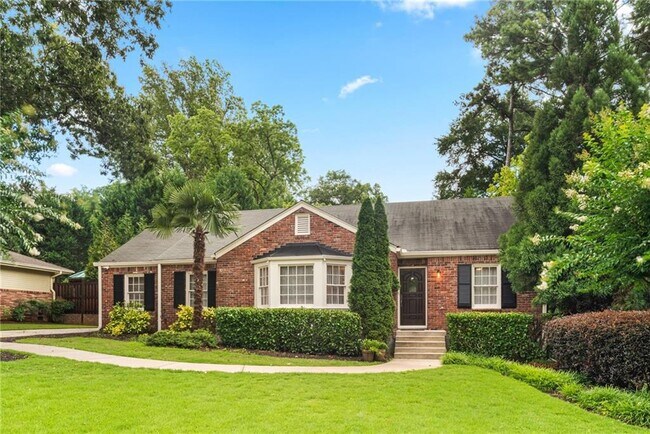 Building Photo - 1257 Briar Hills Dr NE