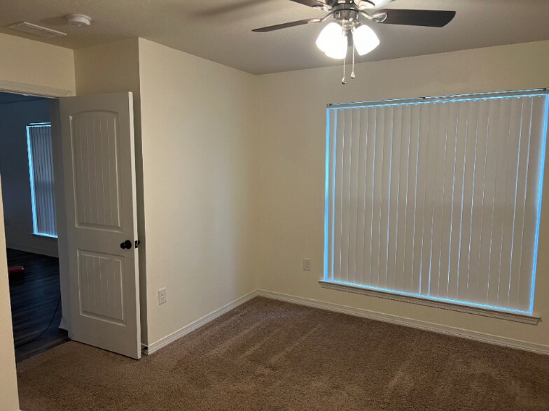 Building Photo - 10468 River Birch Dr