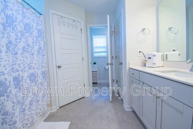 Building Photo - 1733 Ragsdale Rd