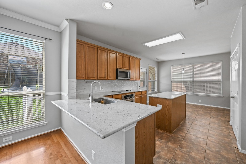 Building Photo - 3005 Manor Green Blvd