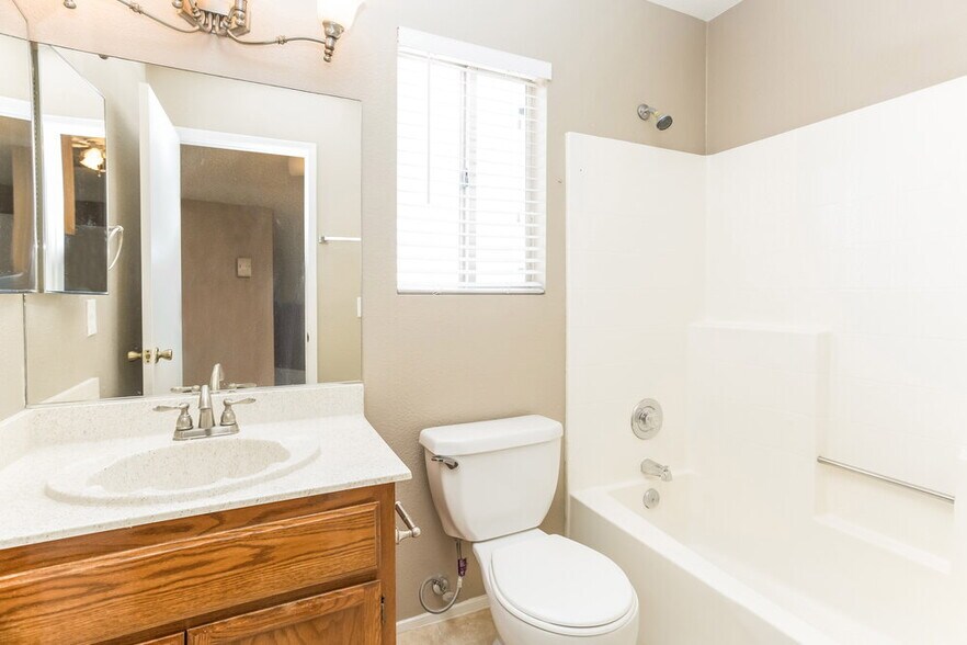 Building Photo - 5120 Palo Pinto Ln