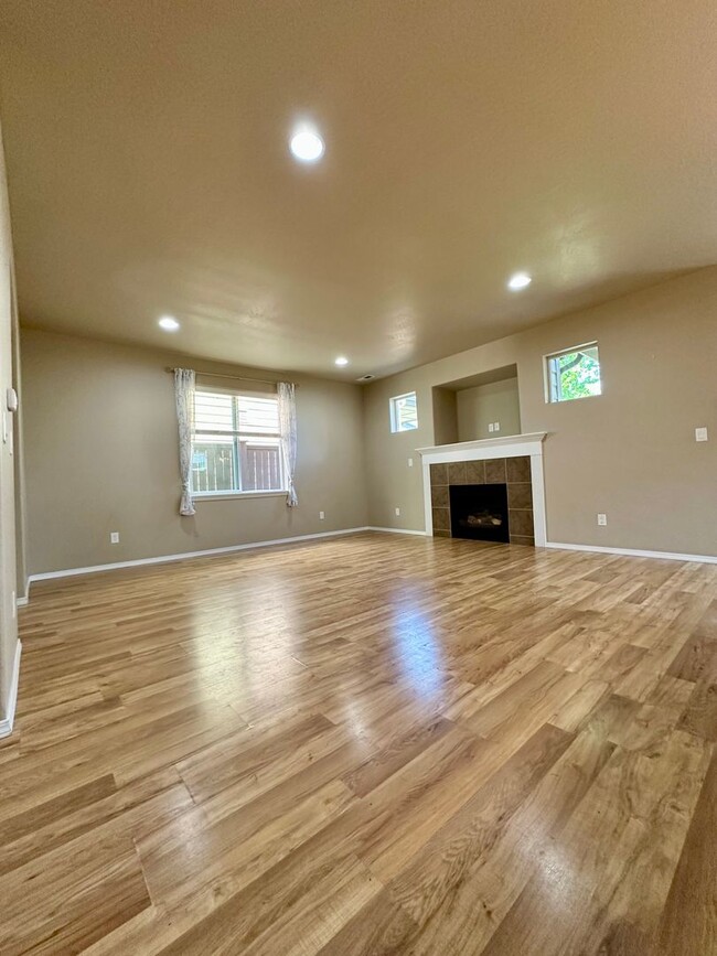 Building Photo - 61158 SW Teton Ln