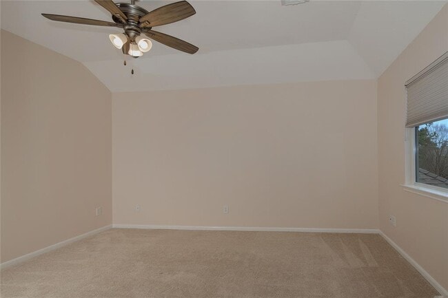 Building Photo - 2 E Pipers Green St