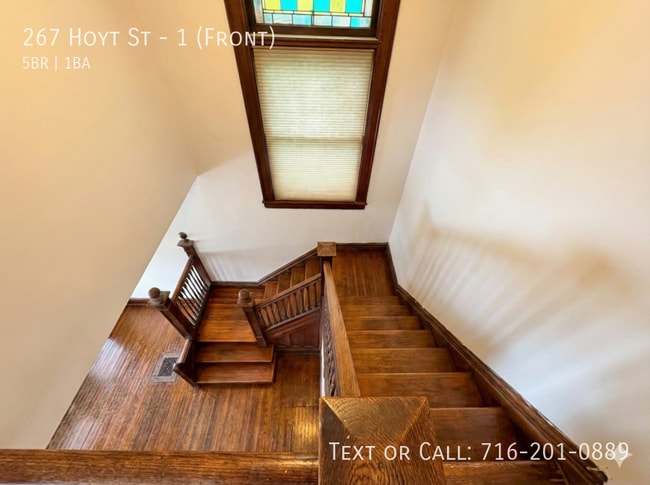 Building Photo - 267 Hoyt St