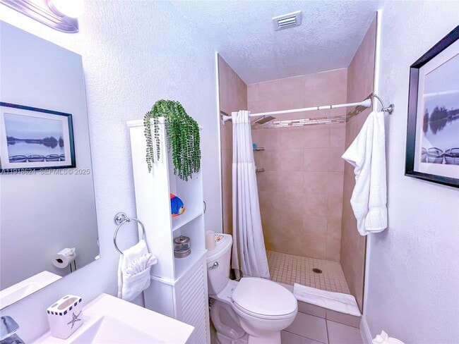 Building Photo - 4420 NW 30th Ct