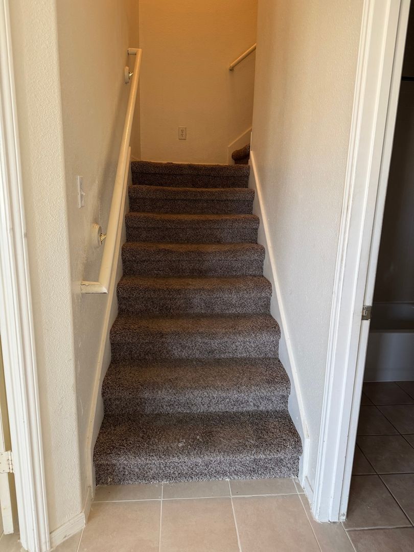 Building Photo - 2926 Meadowglen Cove