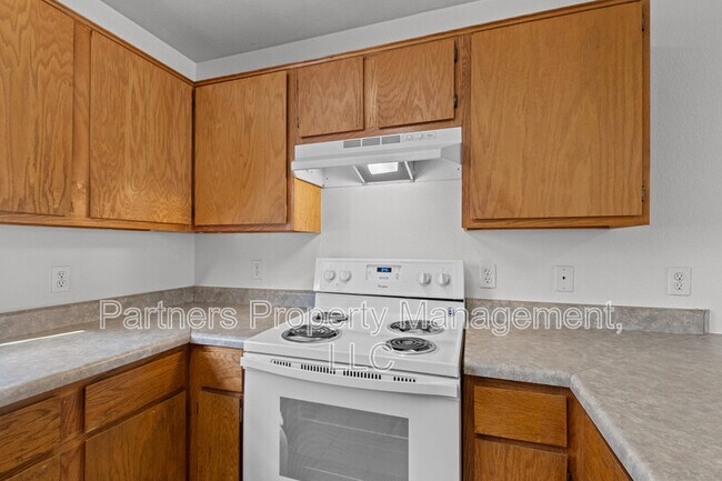 Building Photo - 888 S Curtis Ave