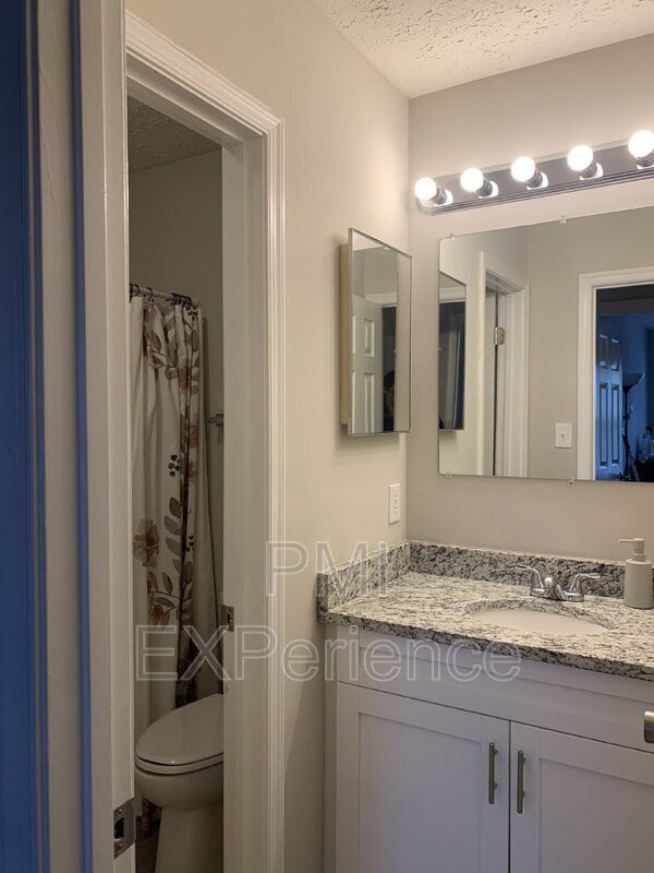 Building Photo - 6094 Red Squirrel Pl