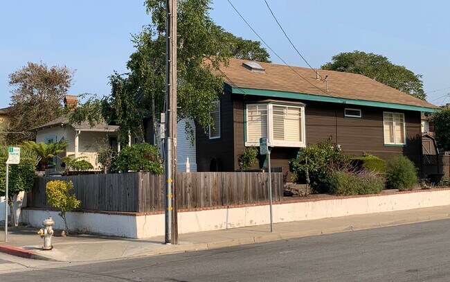 Primary Photo - 1104 Fourth St