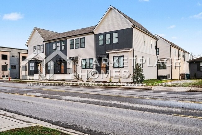 Building Photo - 1034 E Trinity Ln