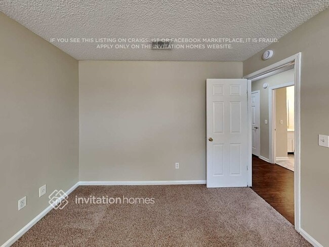 Building Photo - 12281 Autumnbrook Trail E