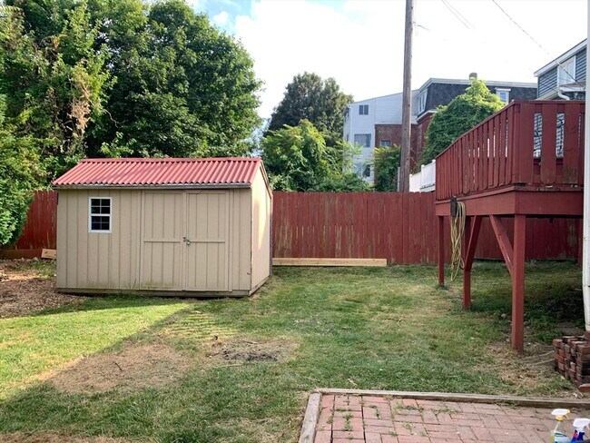 Building Photo - 314 Plantation St