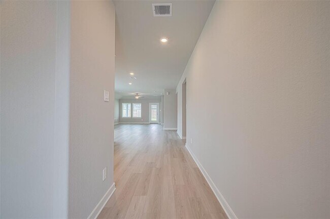 Building Photo - 6306 Brahman Ct
