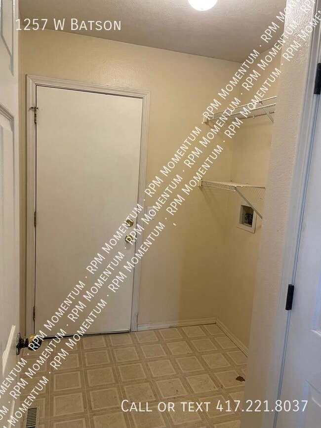 Building Photo - 1257 W Batson-