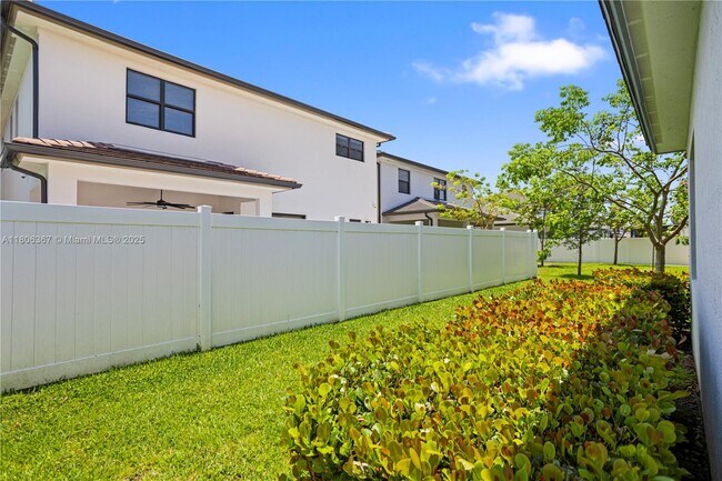 Building Photo - 4407 SW 175th Ave