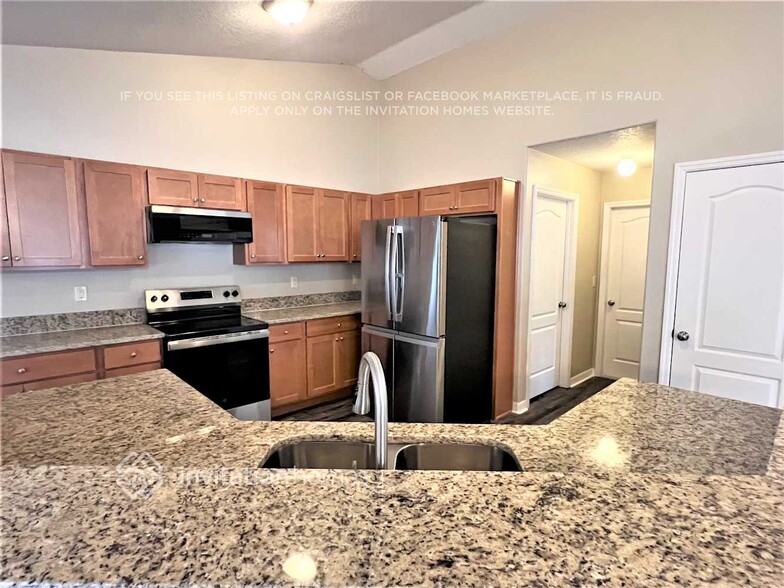 Building Photo - 752 Westview Dr