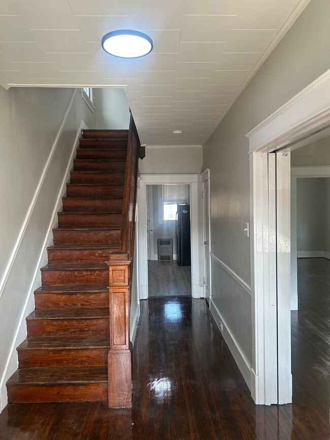 Building Photo - 415 Franklin St