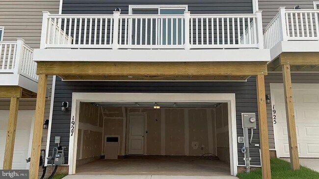 Building Photo - 1927 Fauna Dr