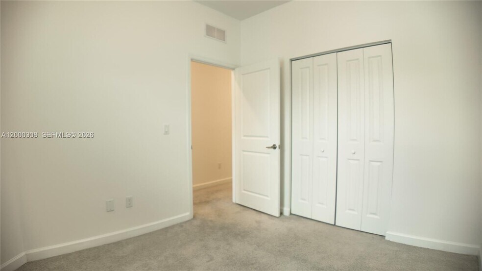 Building Photo - 4612 Hollister Ave