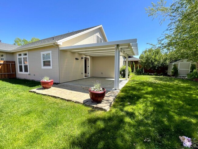 Building Photo - Gorgeous 4 bed 3 bath home in Meridian, ju...