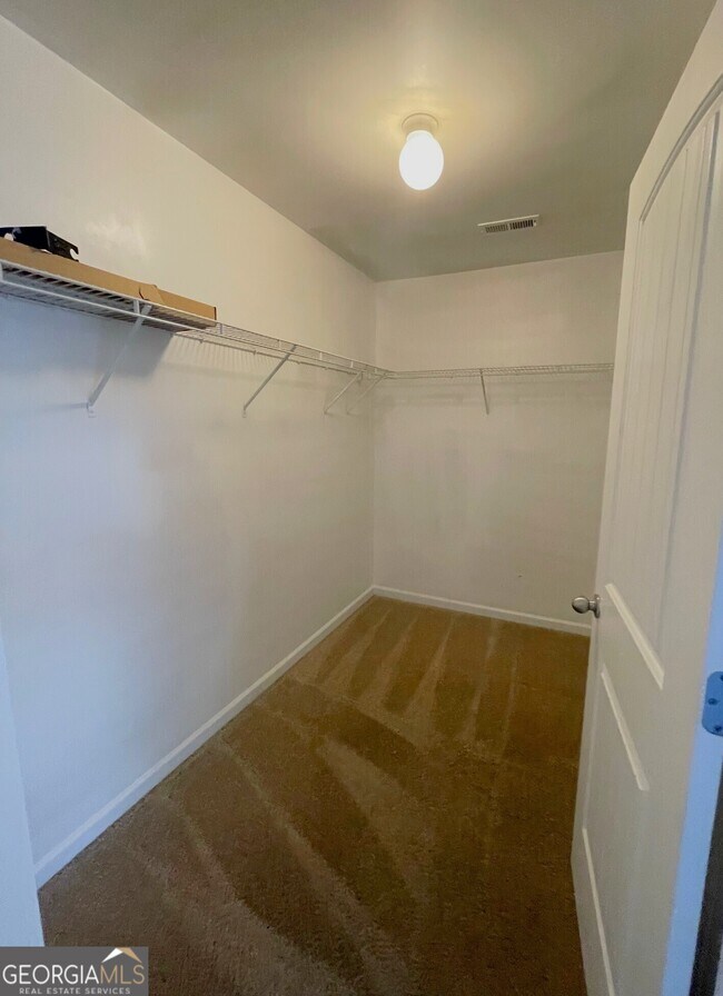 Building Photo - 149 High Point Way