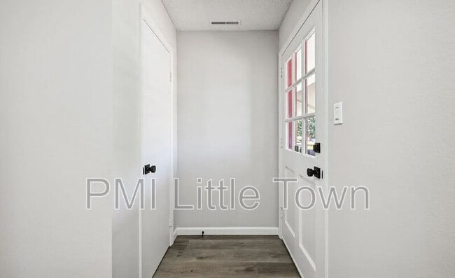 Building Photo - 2301 E Fremont Ave