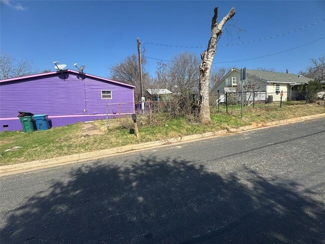 Building Photo - 404 W Cleveland St