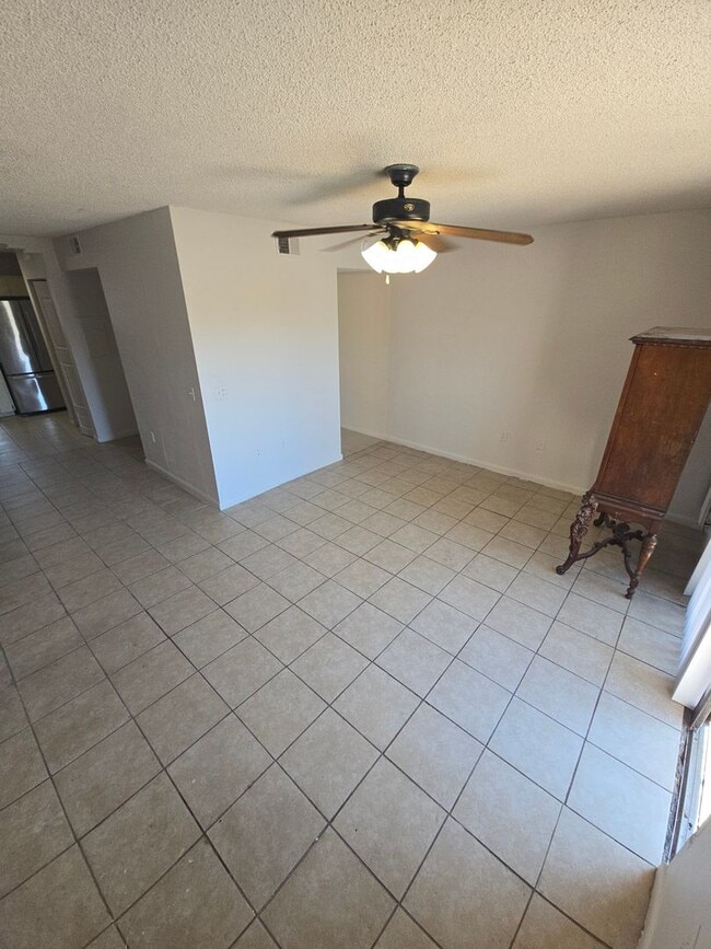 Building Photo - 2-Bedroom, 2-Bathroom Condo in Land O' Lakes