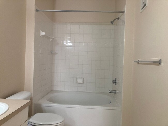 Building Photo - MOVE IN OCTOBER! 3rd floor 3BR/2BA Condo -...