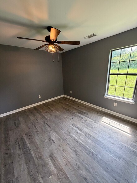 Building Photo - 9787 Riggan Dr