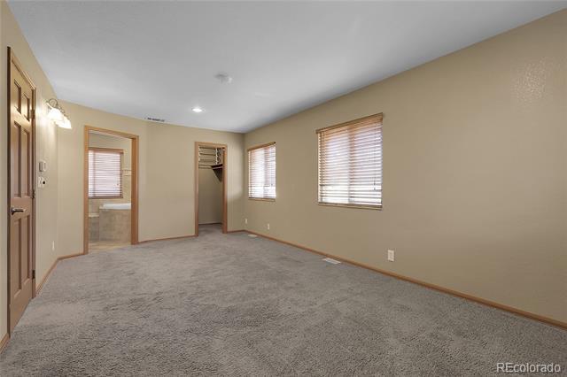 Building Photo - 9864 Pennsylvania Dr