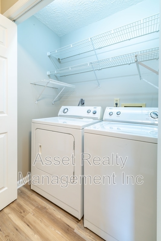 Building Photo - 4405 Greenfern Way