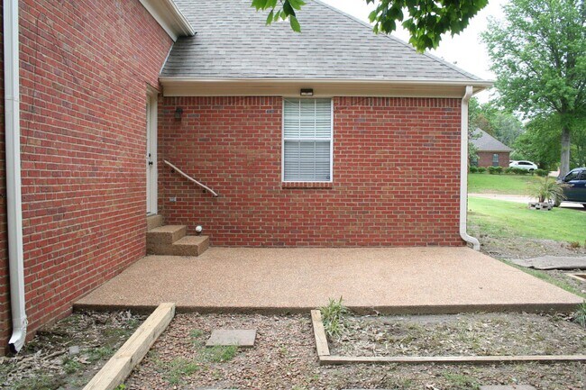 Building Photo - 6776 Dianna Dr