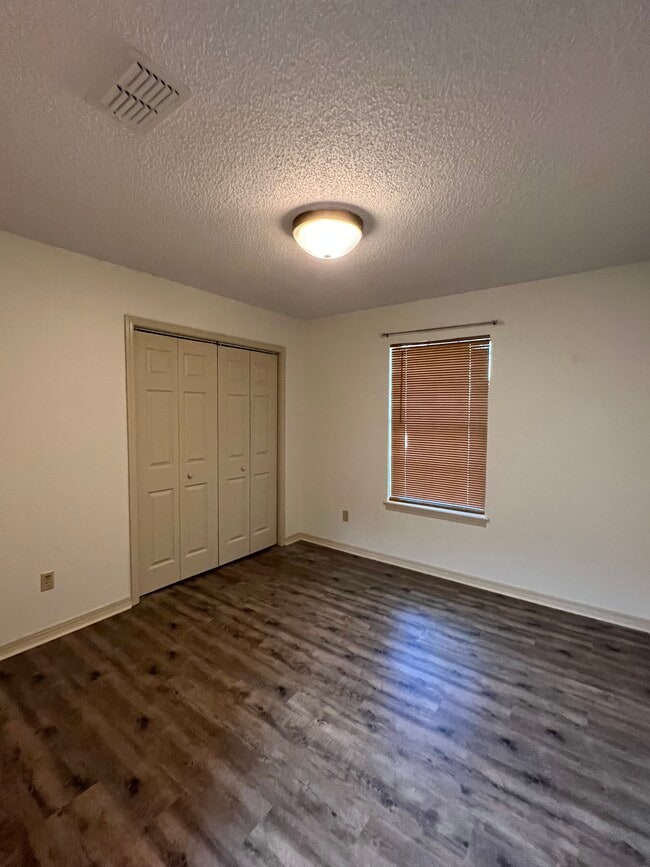 Building Photo - 5901 Larry Dr